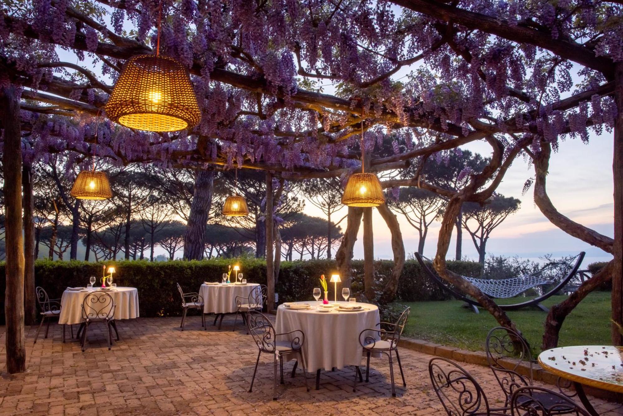 Oasi Olimpia Relais Hotel Sant'Agata sui due Golfi Bagian luar foto