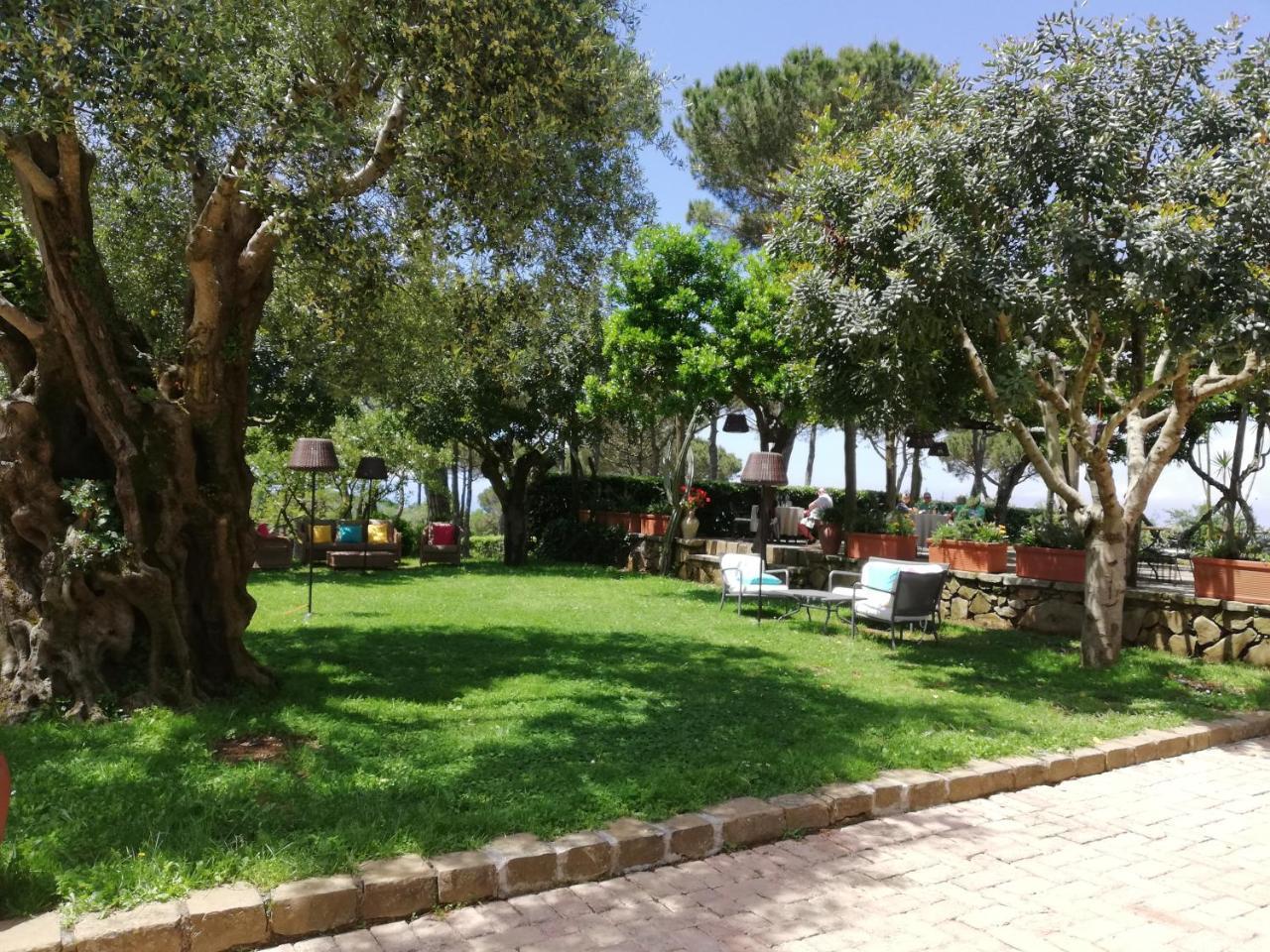 Oasi Olimpia Relais Hotel Sant'Agata sui due Golfi Bagian luar foto